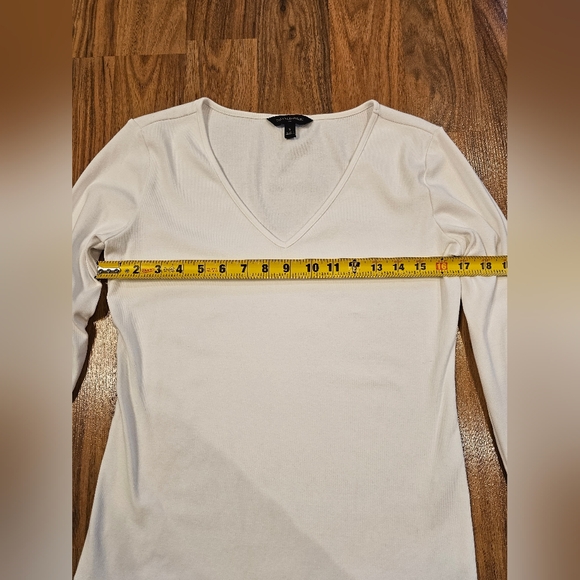 Banana Republic White Long Sleeve V-Neck Cotton Top - Picture 7 of 8